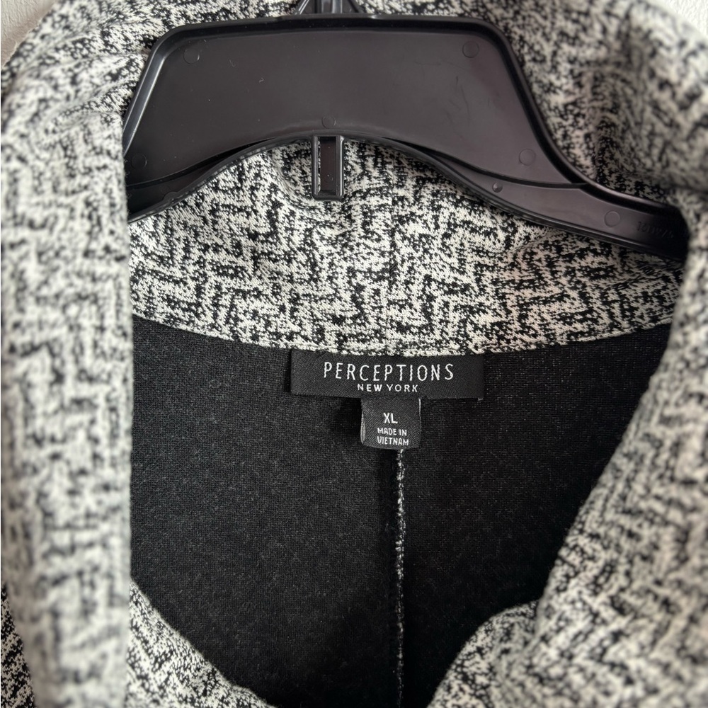 NWOT Perceptions Houndstooth Black and White, cowl neck Dress; XL. Pockets, soft - Picture 2 of 6